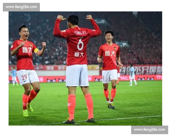 上海上港主场迎战北京人和争夺联赛关键三分走势前瞻焦点对决解析